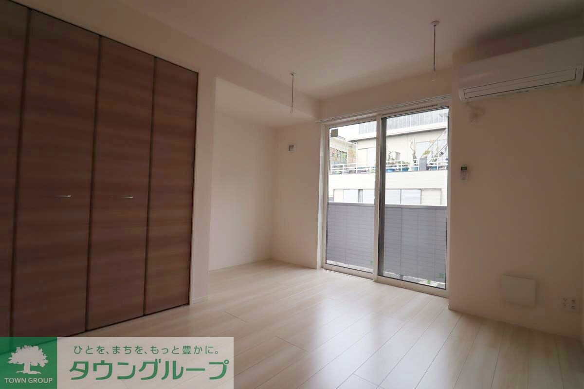 物件内観写真2　(リビング/居室)