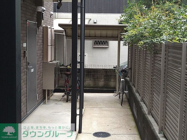 設備(自転車置場　駐輪は自転車＆原付のみ)