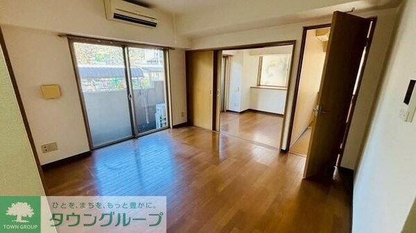 リビング・居室(※別部屋参考写真)