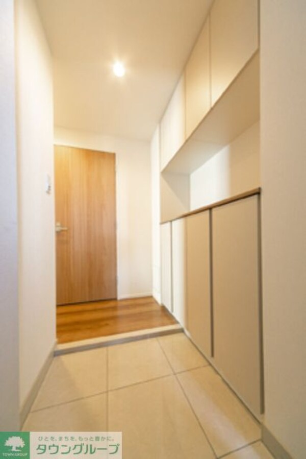 玄関(※写真は同タイプ住戸です。)