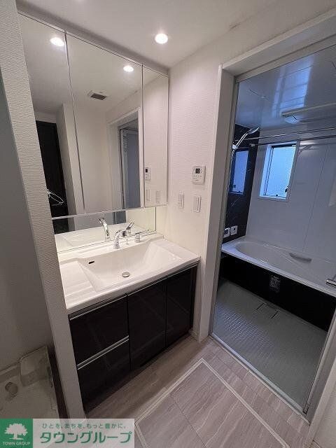 物件内観写真7　(洗面室)