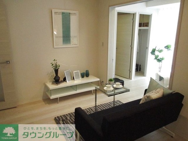 リビング・居室(Rタイプ2015年9月撮影 MR時の写真で調度品等は含まれ…)