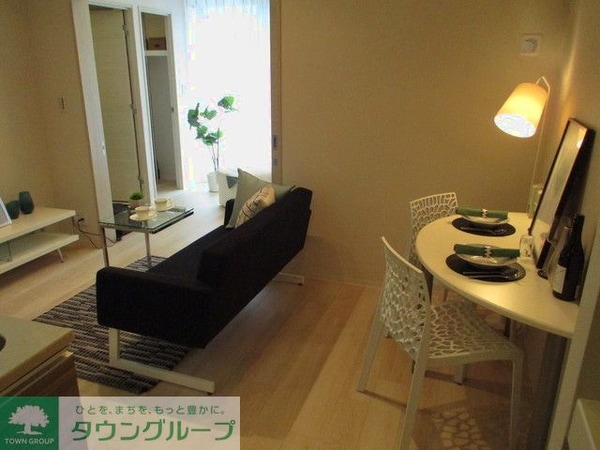 リビング・居室(Rタイプ2015年9月撮影 MR時の写真で調度品等は含まれ…)