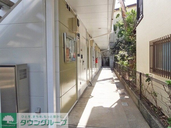 エントランス(設備・仕様は号室により異なる為、現況を優先致します。)