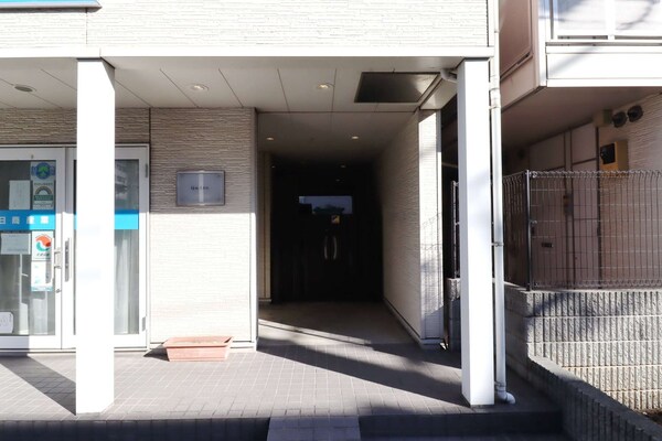 エントランス(エントランス)