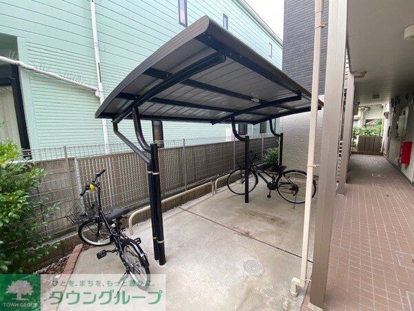 設備(駐輪場　自転車＆原付のみ駐輪可)