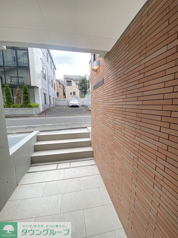 エントランス(お部屋探しはタウンハウジングへ♪)
