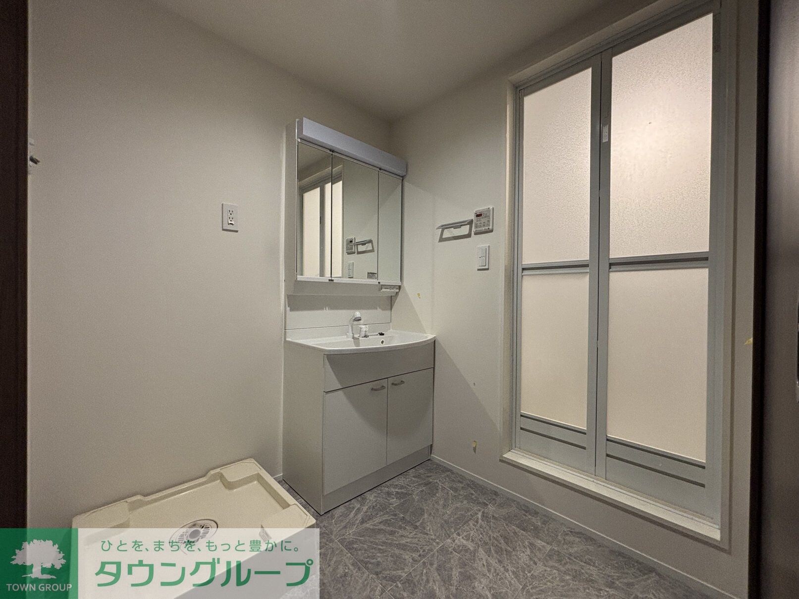 物件内観写真7　(脱衣所)