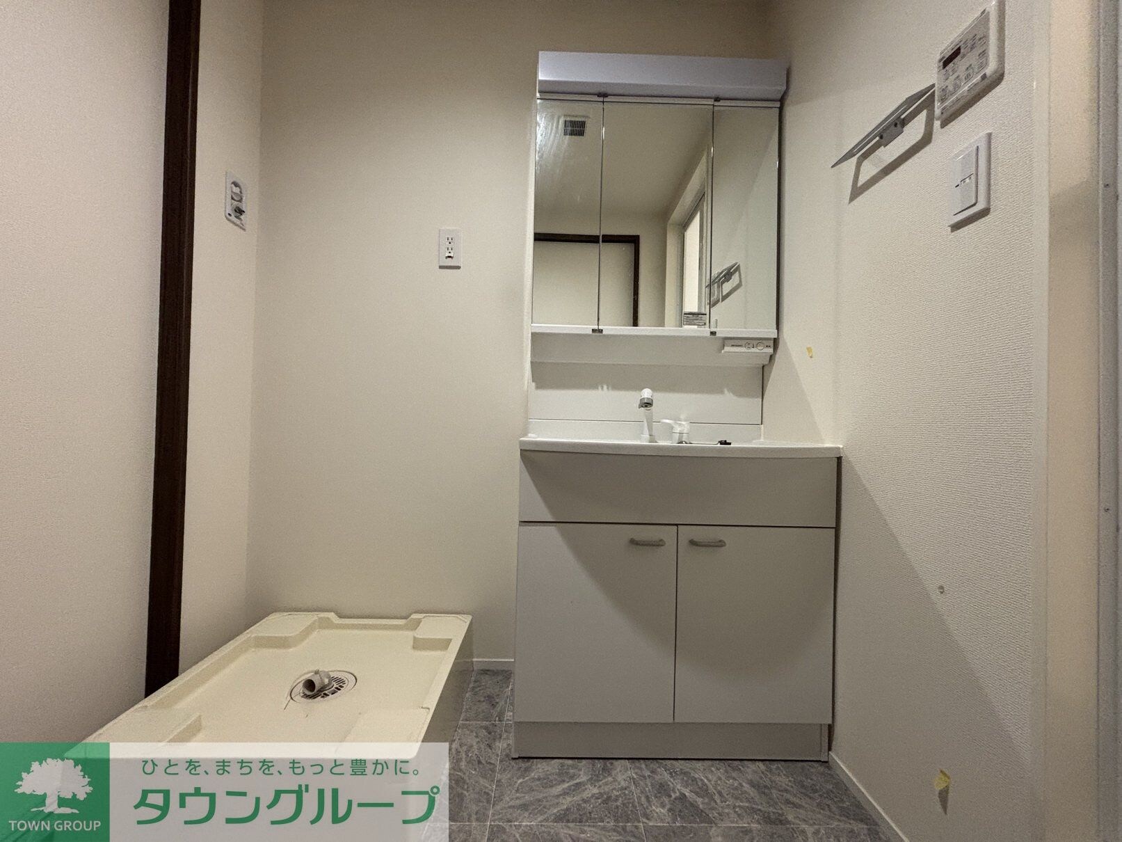 物件内観写真8　(洗面)