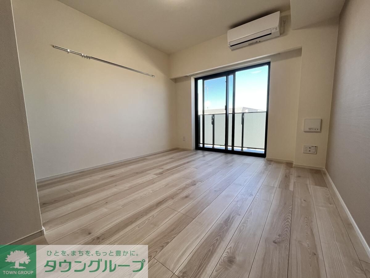 物件内観写真2　(リビング/居室)