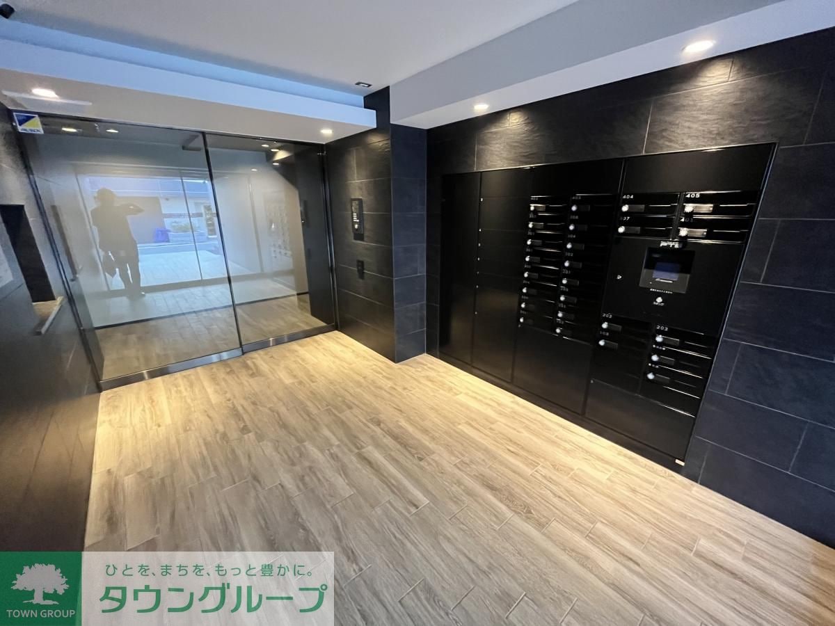 物件内観写真3　(エントランス)