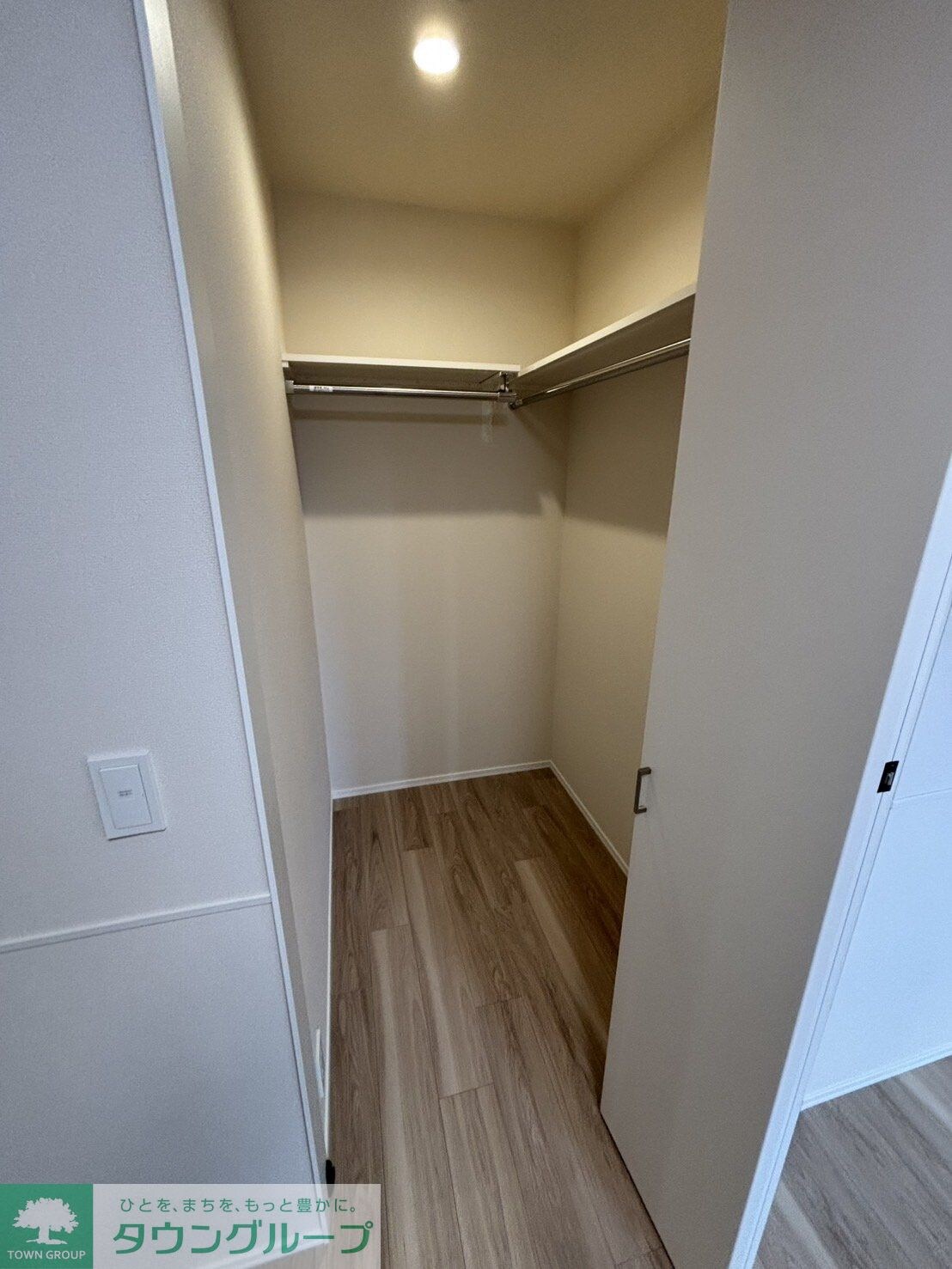 物件内観写真8　(玄関)