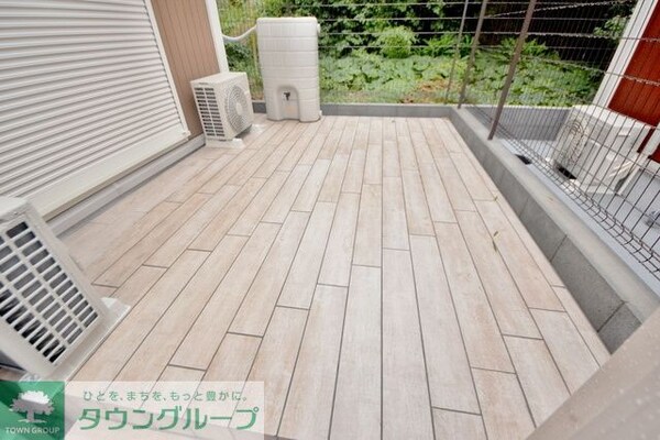 エントランス(お問い合わせはタウンハウジングまで)