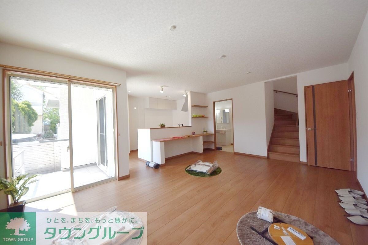 物件内観写真2　(リビング/居室)