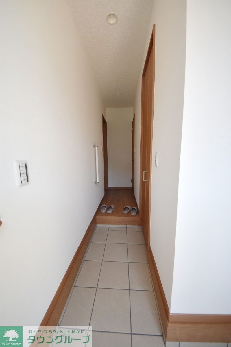 物件内観写真6　(玄関)