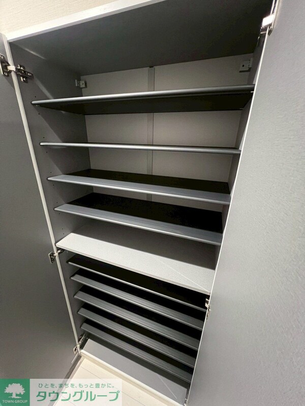玄関(お部屋探しはタウンハウジングへ♪)