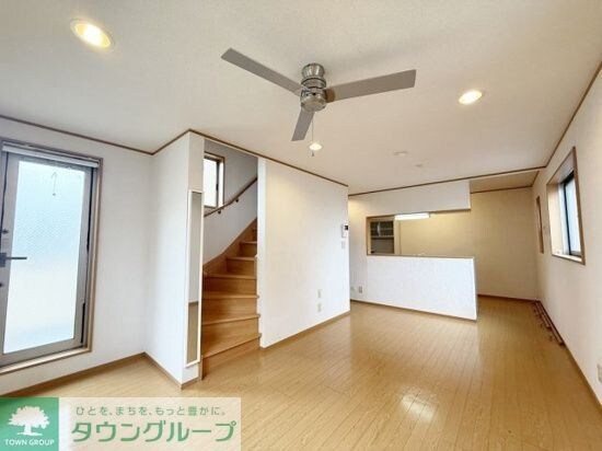 物件内観写真2　(リビング/居室)