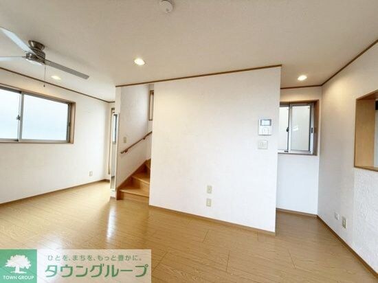 物件内観写真3　(リビング/居室)