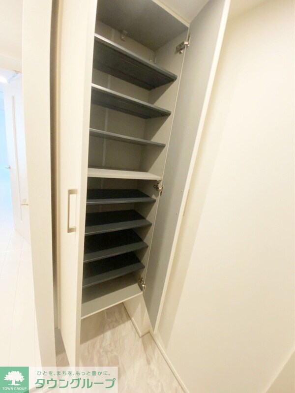 玄関(お部屋探しはタウンハウジングへ♪)