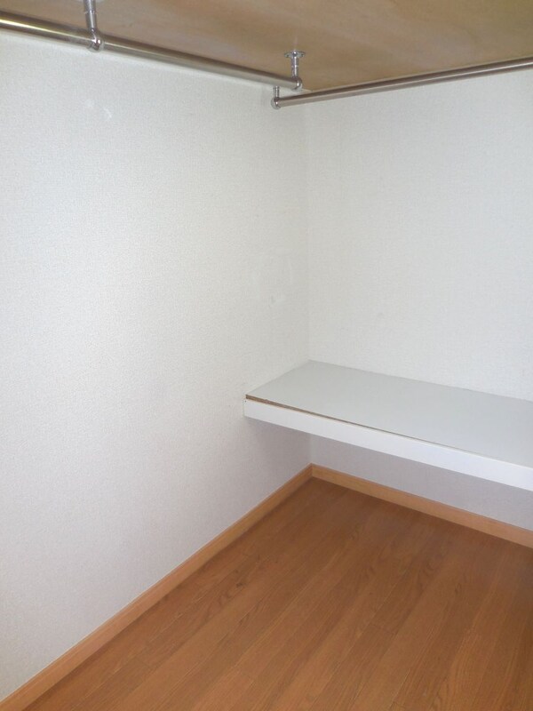 その他室内・内装(ベット下にも奥行きのある収納があります。)