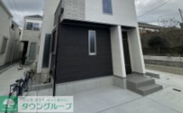 エントランス(駐車場)