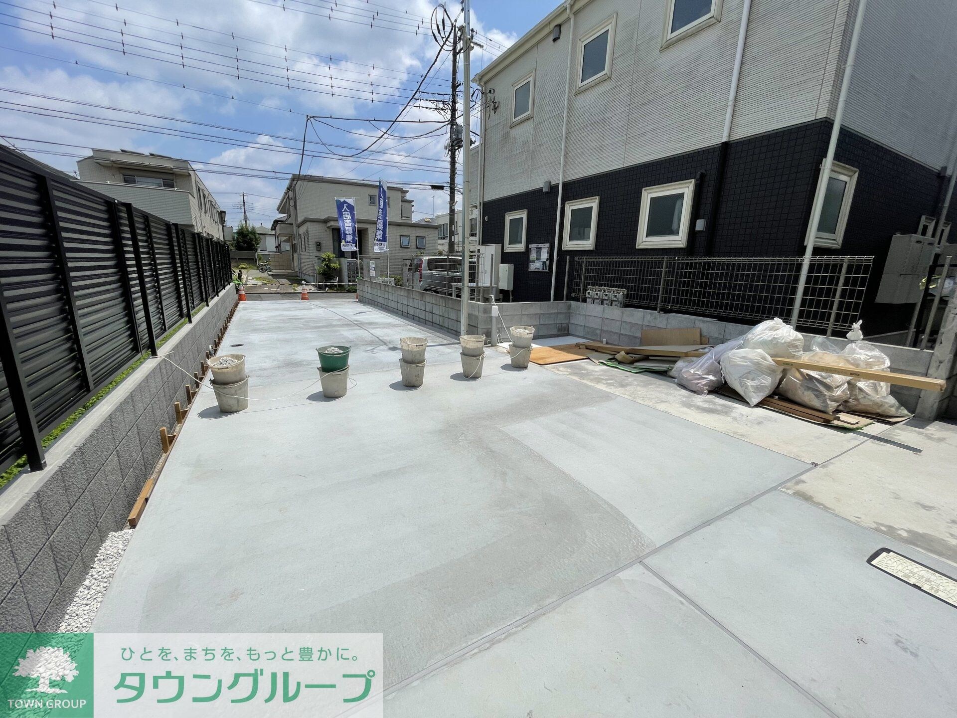 物件内観写真8　(駐車場)