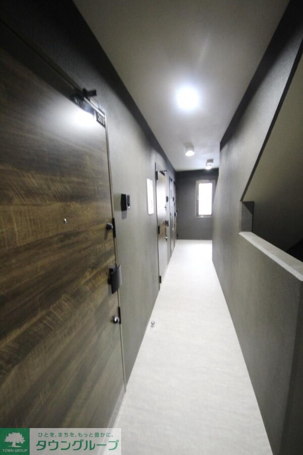 ロビー(★玄関口からの廊下です★)