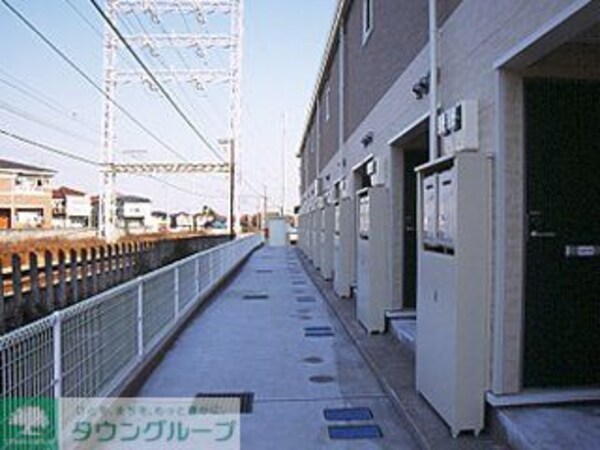 エントランス(設備・仕様は号室により異なる為、現況を優先致します。)