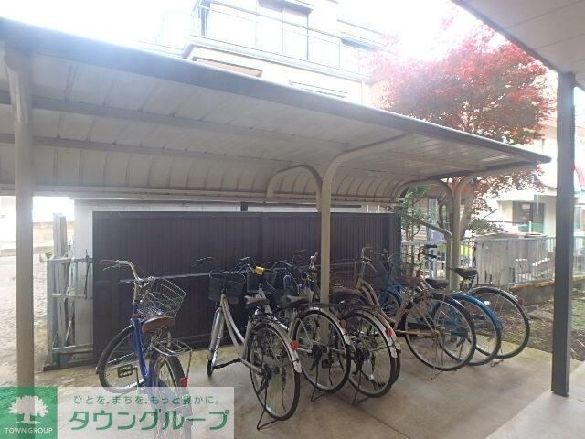 物件内観写真5　(駐輪場)