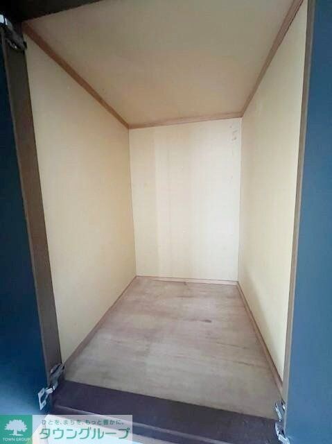 物件内観写真2　(収納)