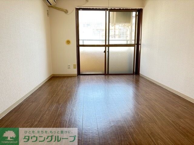 物件内観写真10　(リビング/居室)