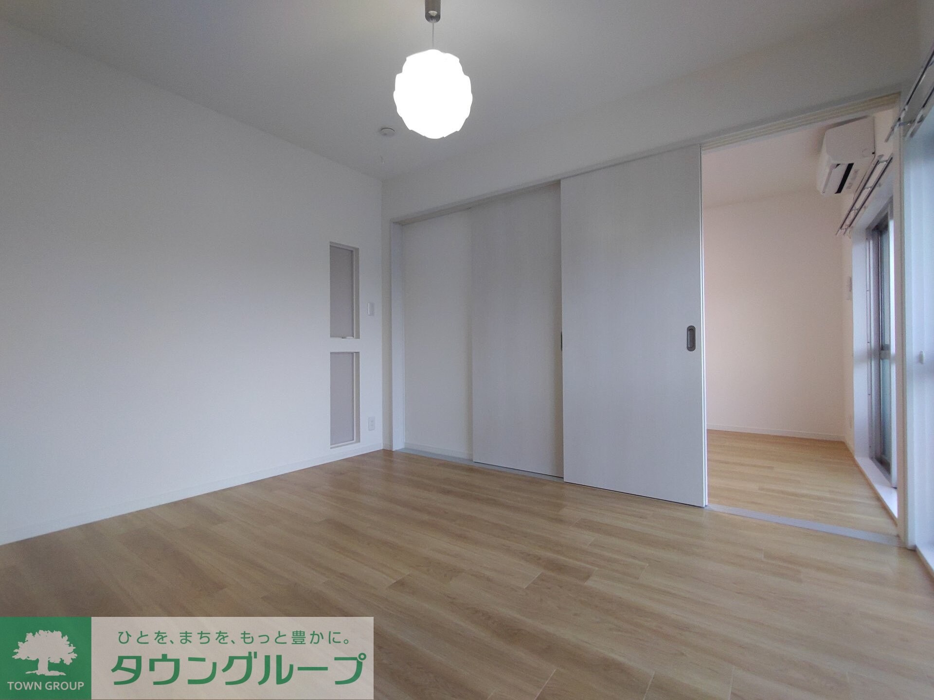 物件内観写真12　(リビング/居室)