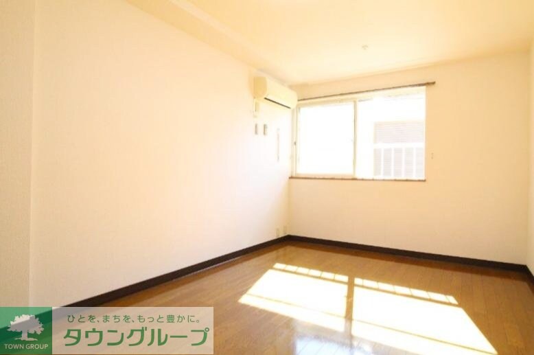 物件内観写真2　(リビング/居室)