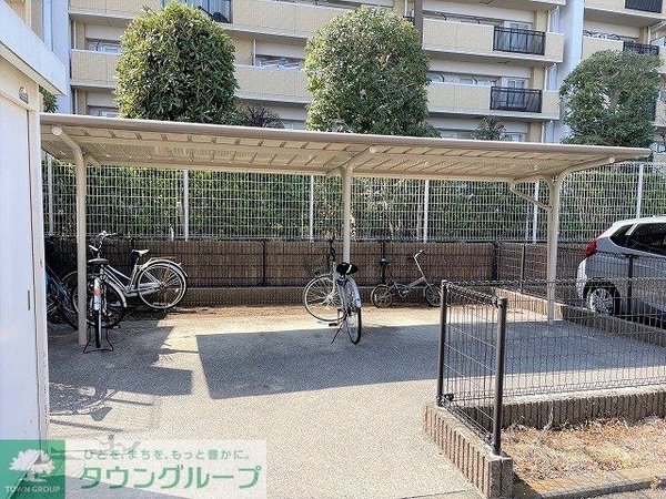 その他(屋根付き駐輪場)