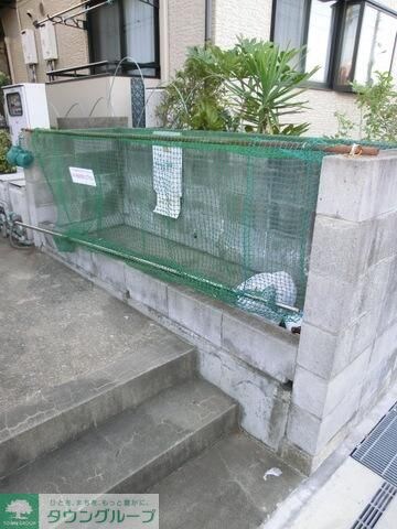 物件内観写真5　(ゴミ置場)