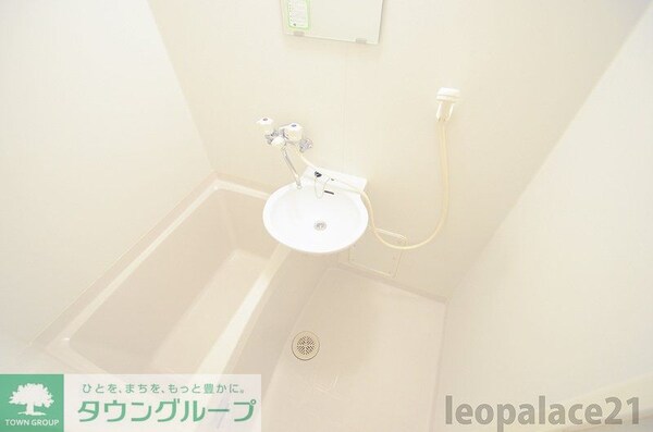 バス／シャワールーム等(同タイプの物件写真となります)