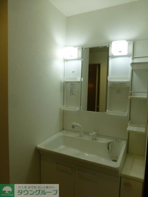 洗面(※同建物同タイプ間取り参考写真　現況優先)