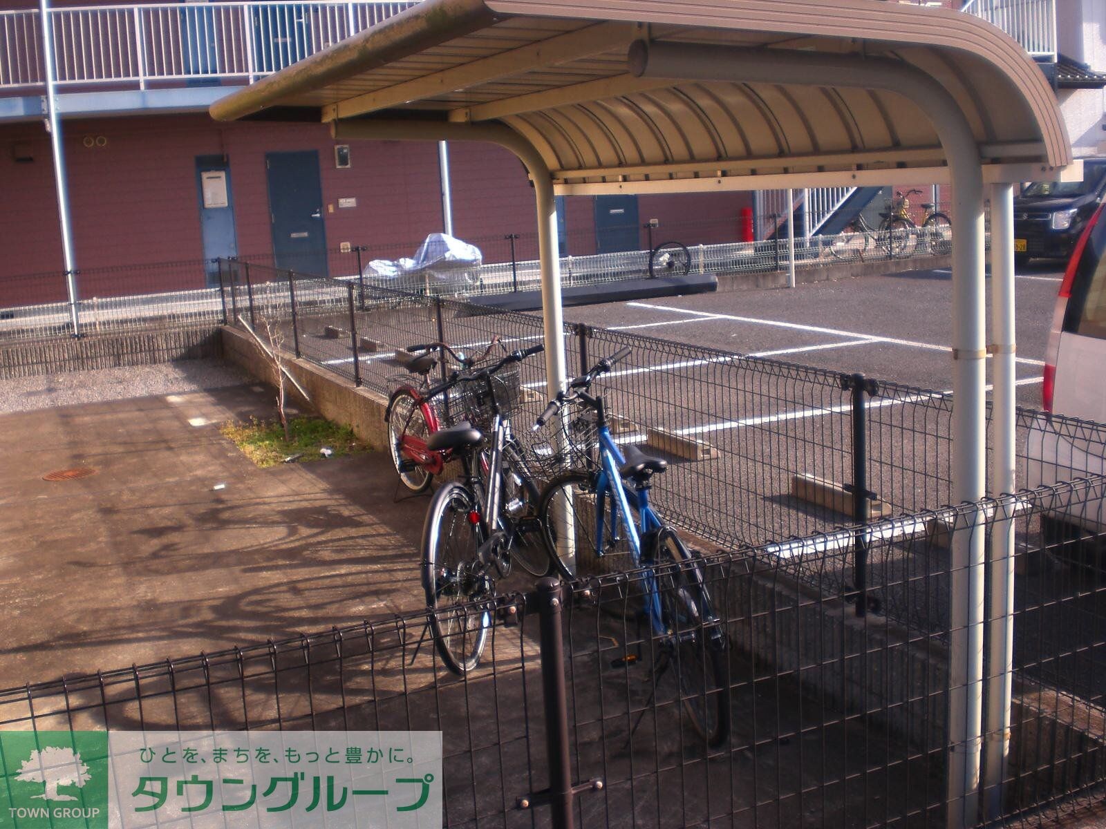 物件内観写真8　(駐輪場)