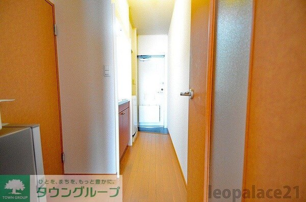 玄関(同タイプの物件写真となります)