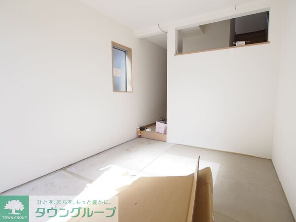 リビング・居室(※同タイプ１号室の写真です　反転あり　中部屋あり)