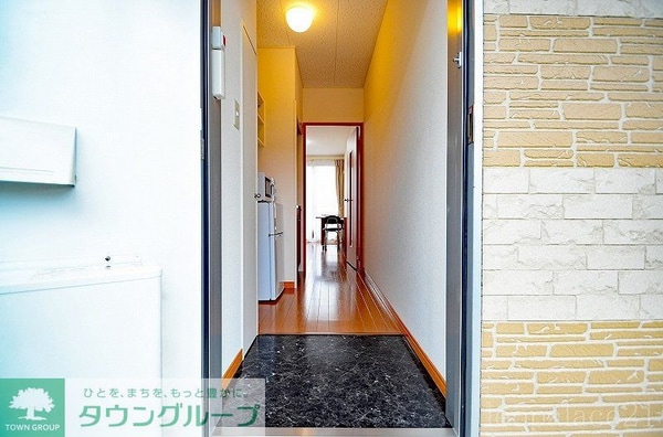 玄関(同タイプの物件写真となります)