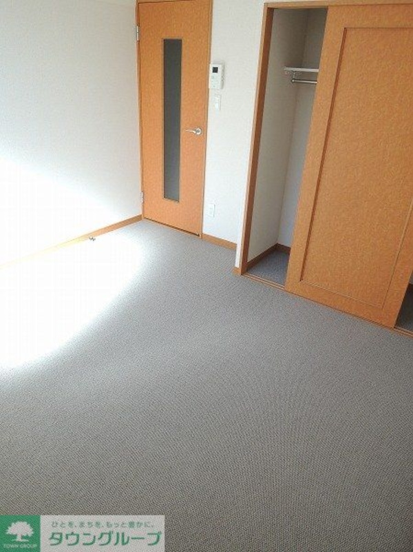 リビング・居室(2階は絨毯)