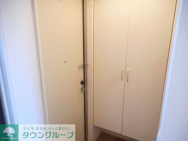 玄関(※別号室参考写真です)