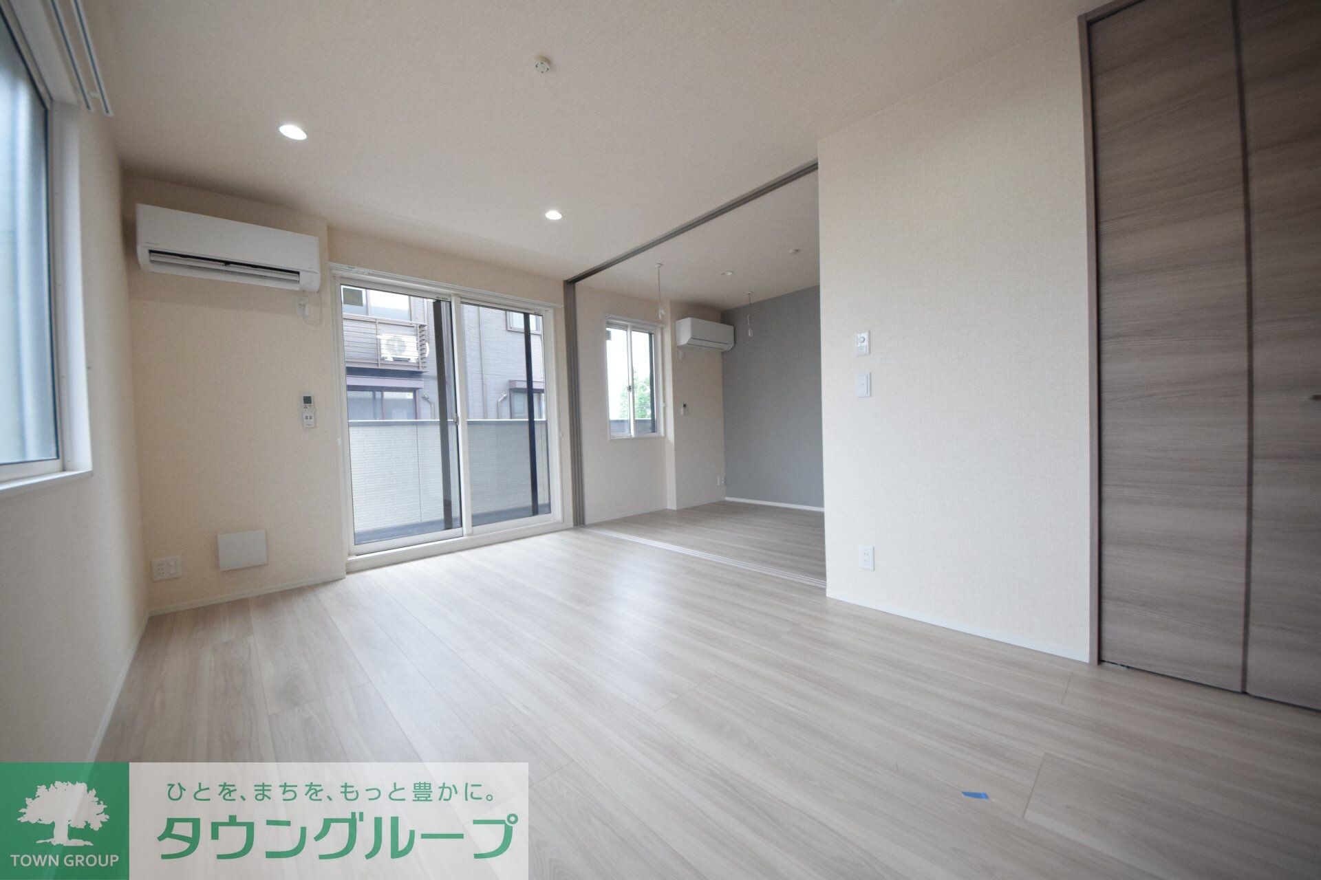 物件内観写真3　(リビング/居室)