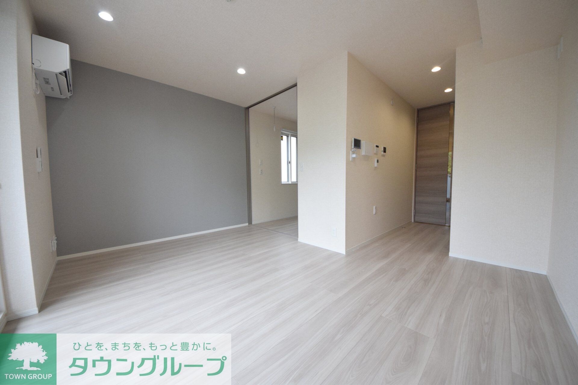 物件内観写真2　(リビング/居室)