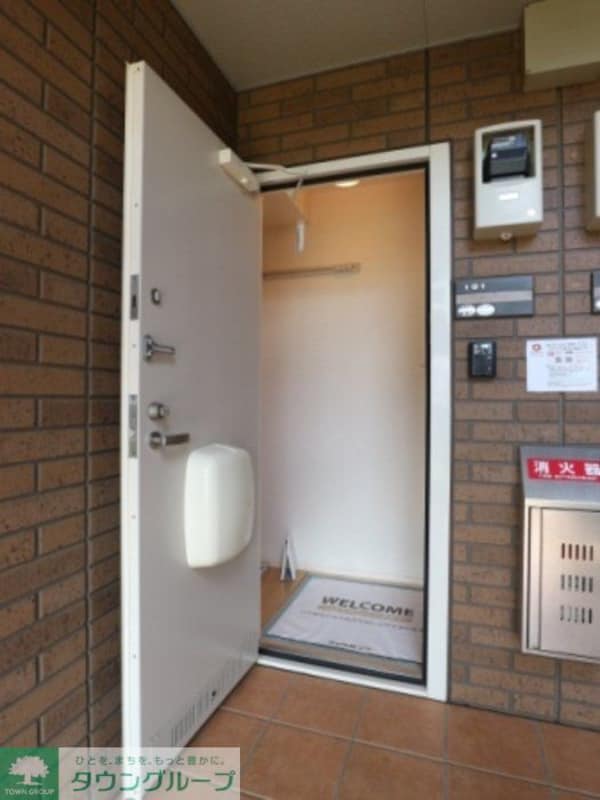 玄関(※別号室参考写真です)