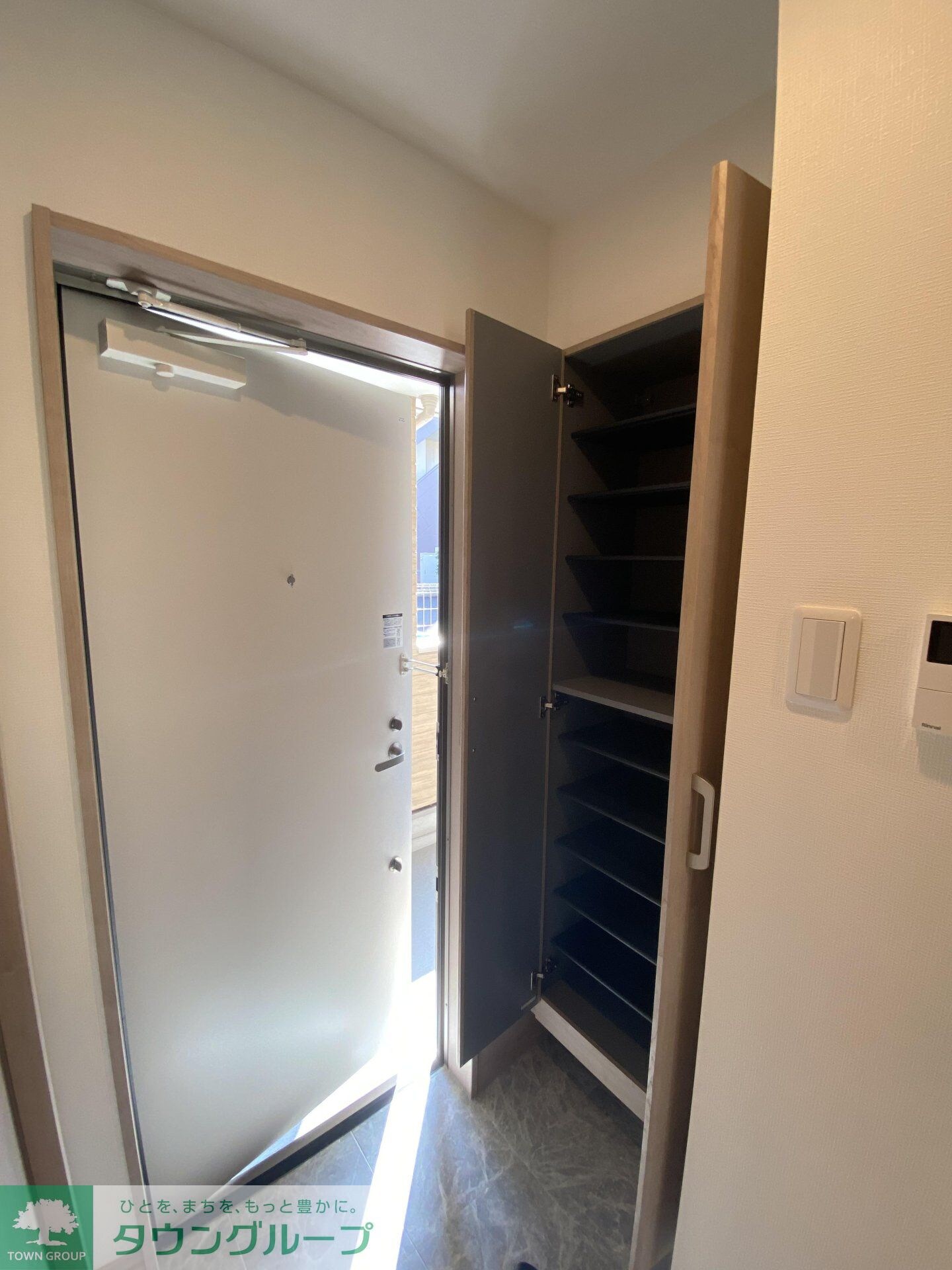 物件内観写真10　(同じ間取りの１階の写真です。)