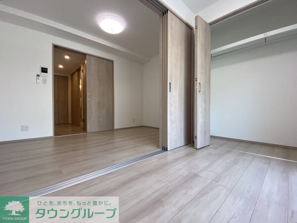 リビング・居室(同じ間取りの１階の写真です。)