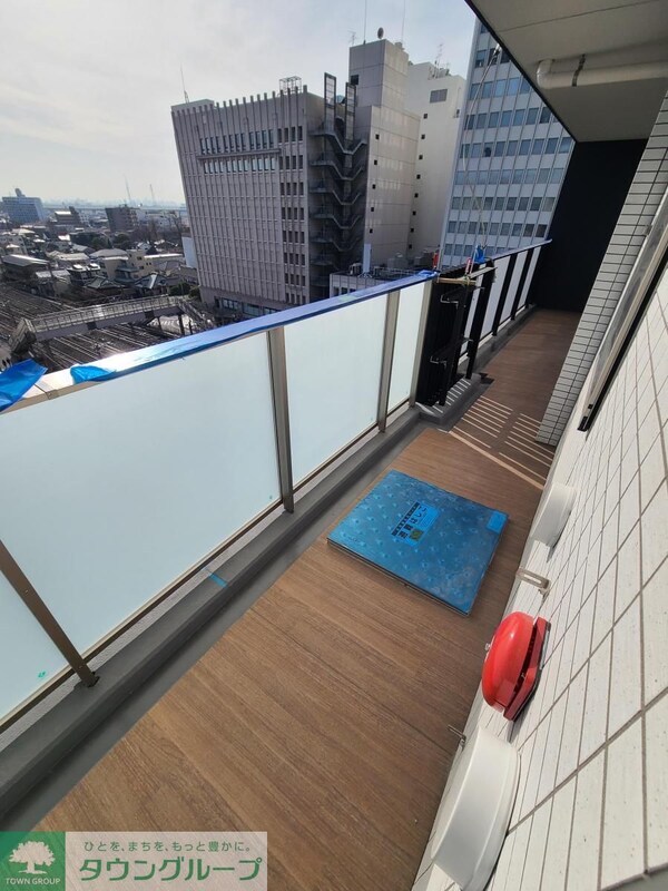 バルコニー(※同建物　2LDK別室　工事中の写真です)