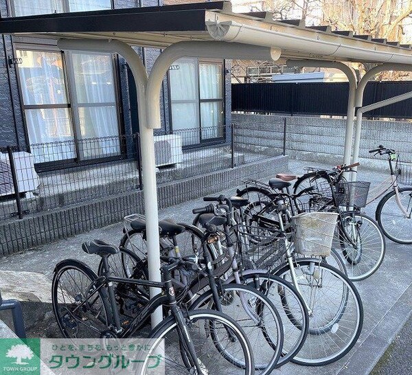 その他(屋根付き駐輪場完備)
